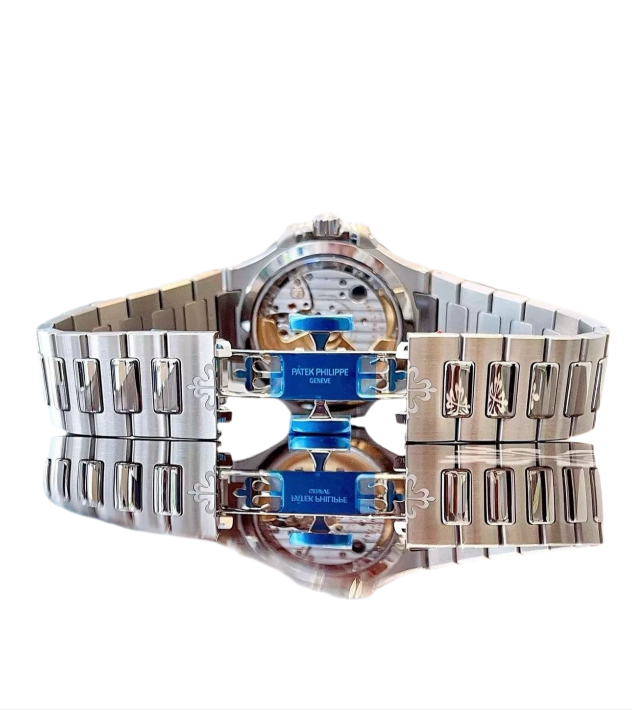 5740 Nautilus  Automatic Nautilus 40 mm + Kutu