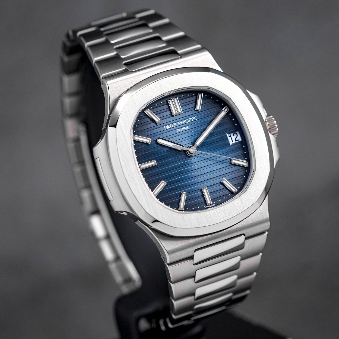 5740 Nautilus  Automatic Nautilus 40 mm + Kutu