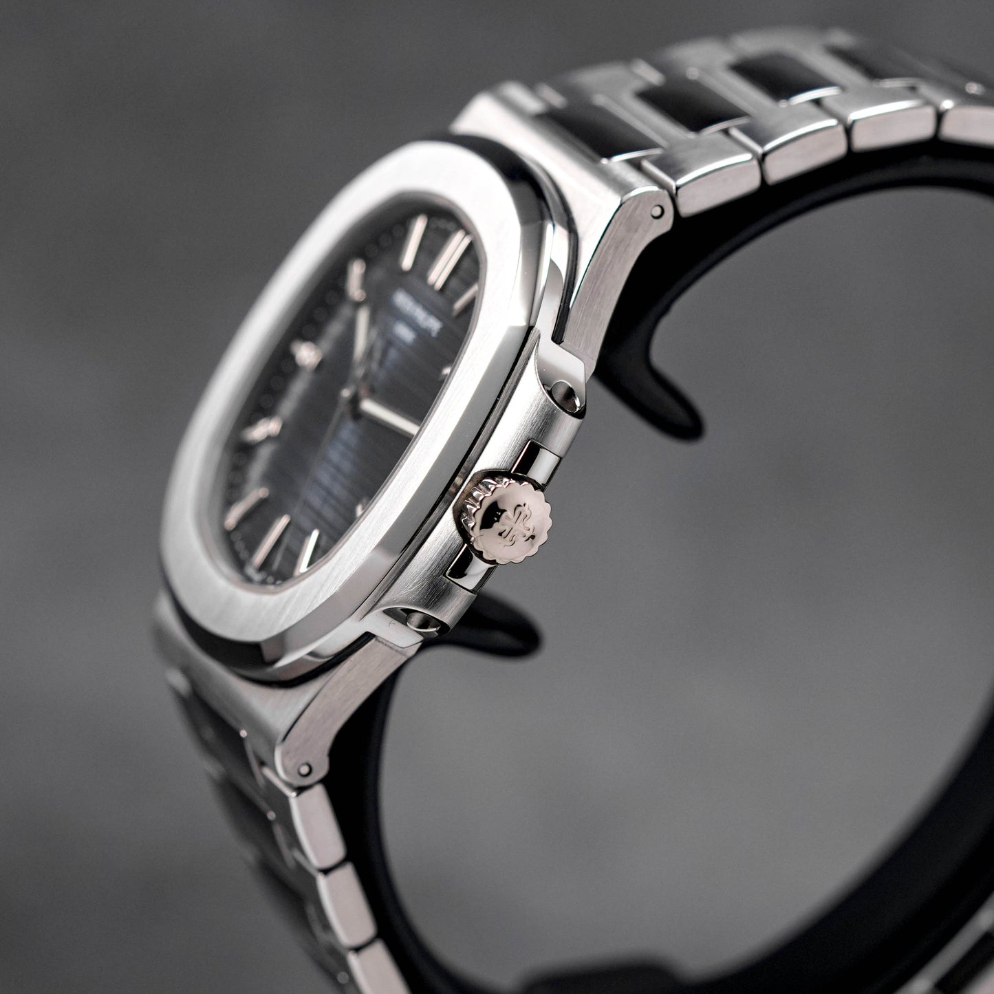 5740 Nautilus  Automatic Nautilus 40 mm + Kutu